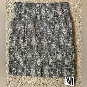 MM Lafleur black white pencil skirt in size 10. New with tags.